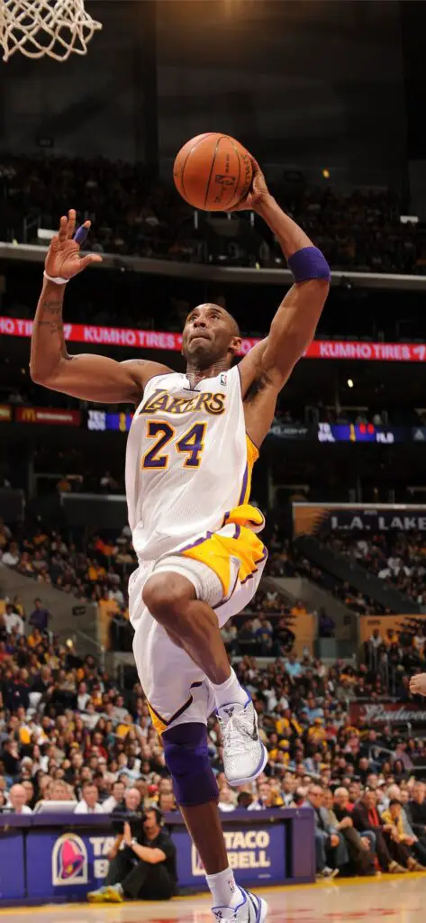 Action Shot Kobe Bryant wallpaper iPhone