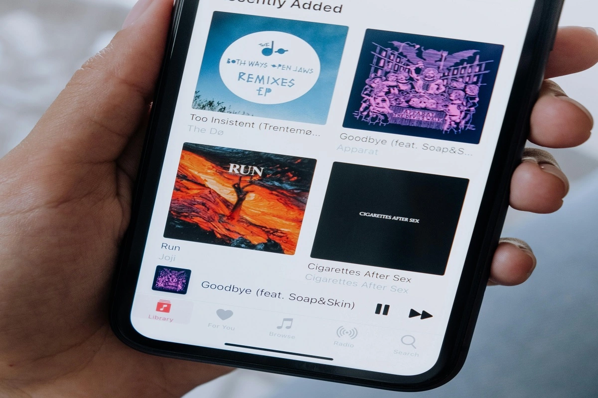 iOS 18 Apple Music song transitions